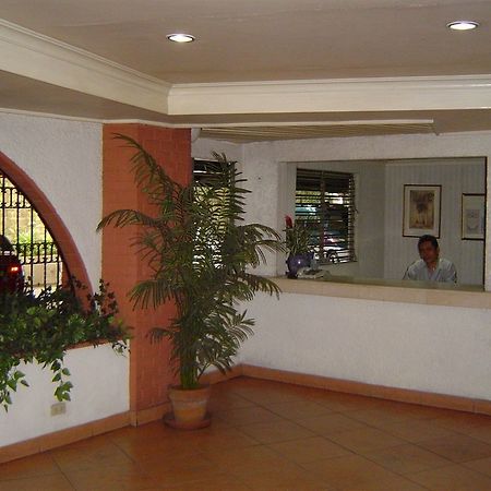 Broadway Court Apartelle 4Th Street Manilla Buitenkant foto