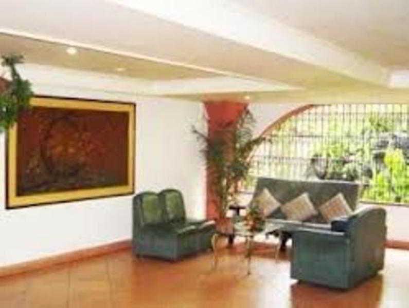 Broadway Court Apartelle 4Th Street Manilla Buitenkant foto