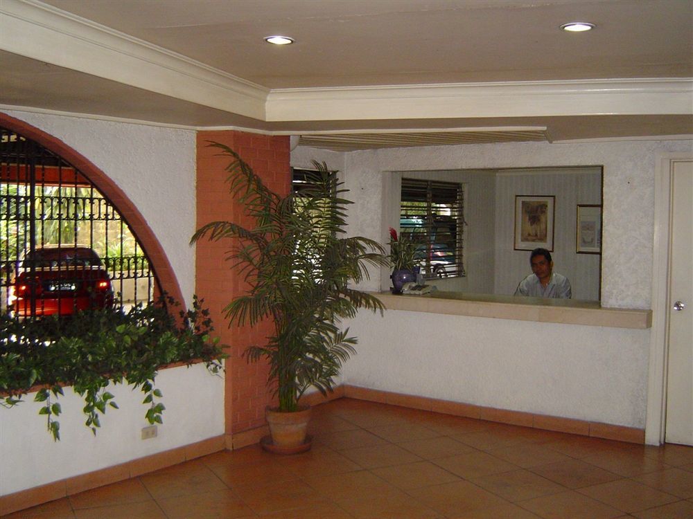 Broadway Court Apartelle 4Th Street Manilla Buitenkant foto