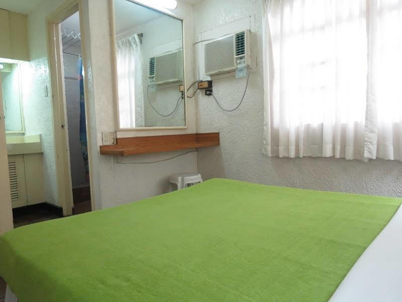 Broadway Court Apartelle 4Th Street Manilla Buitenkant foto