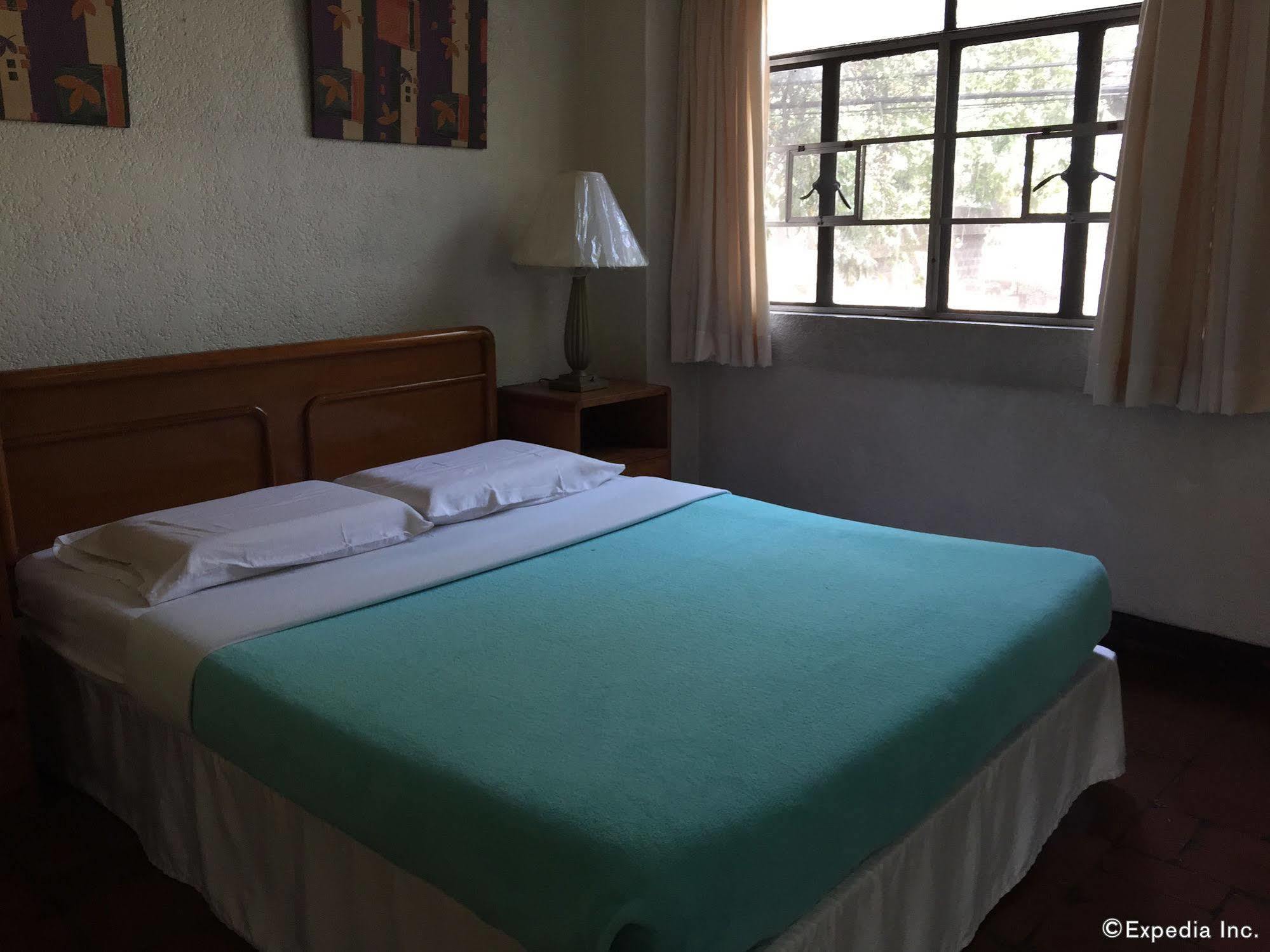 Broadway Court Apartelle 4Th Street Manilla Buitenkant foto