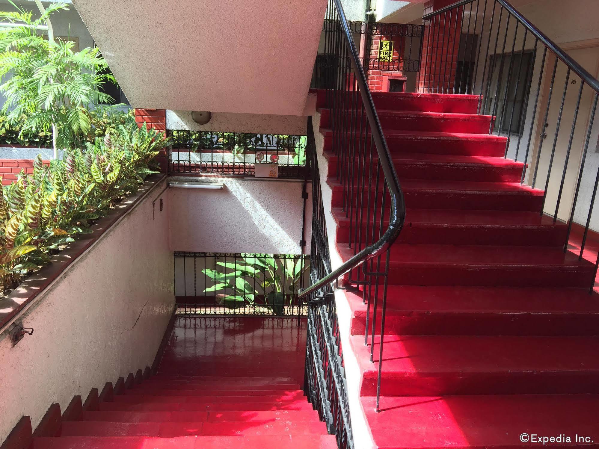 Broadway Court Apartelle 4Th Street Manilla Buitenkant foto