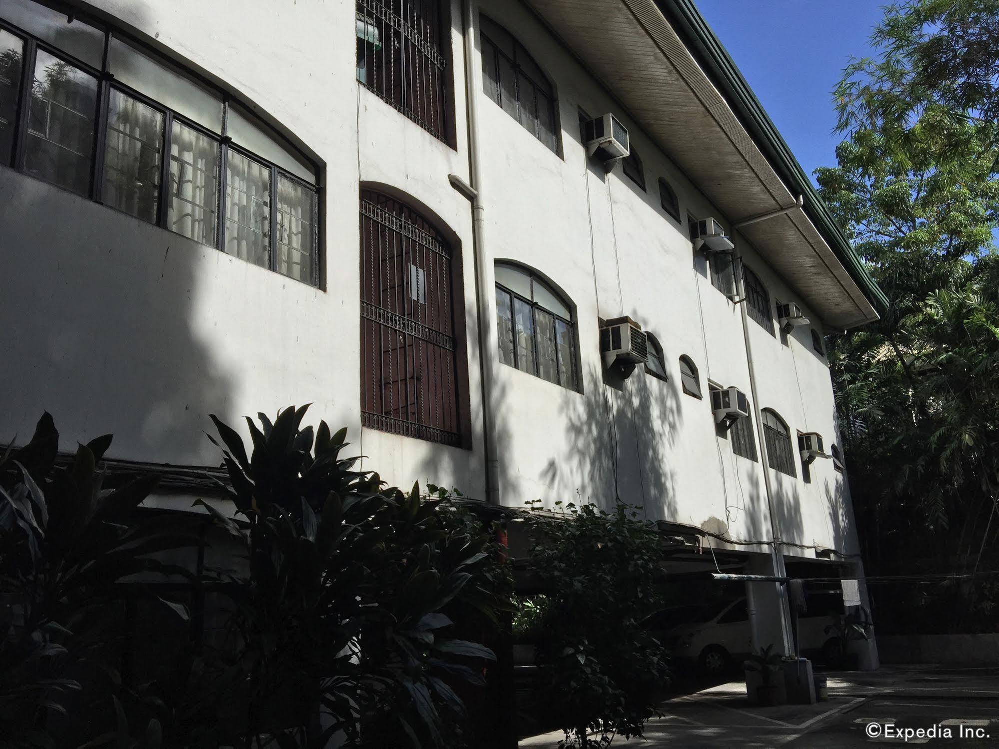 Broadway Court Apartelle 4Th Street Manilla Buitenkant foto