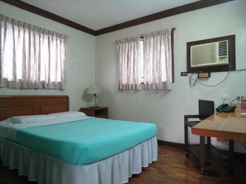 Broadway Court Apartelle 4Th Street Manilla Buitenkant foto